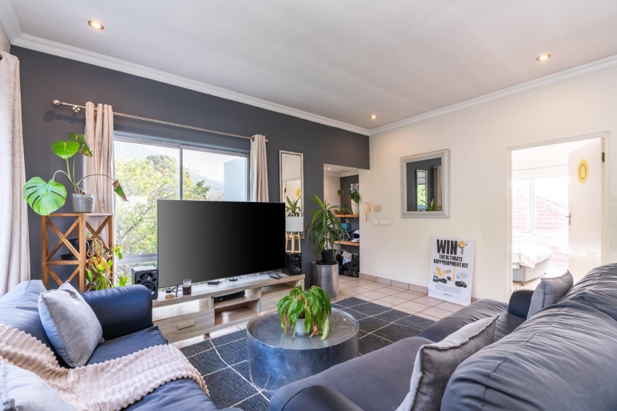 6 Bedroom Property for Sale in Vredehoek Western Cape